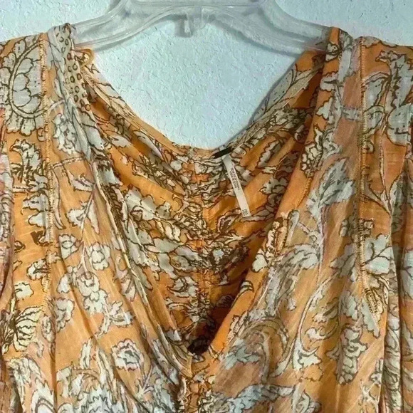 Free People Say The Word Ruched Long Sleeve Blood Orange Floral Boho Top Size XS - Picture 6 of 9